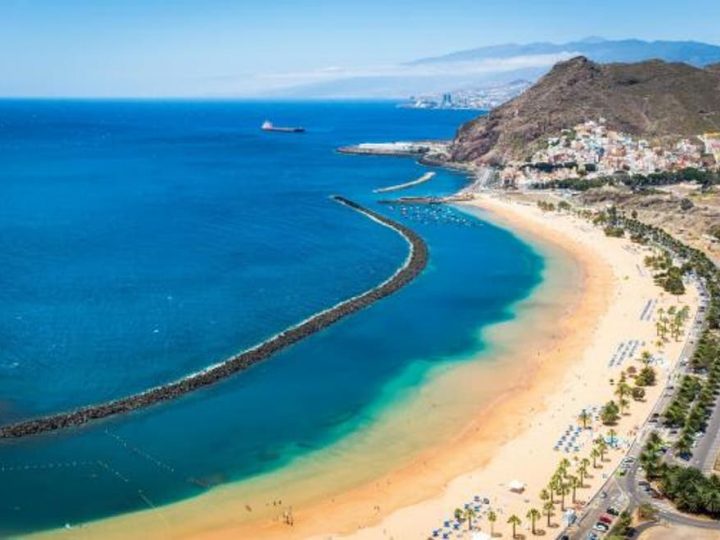 Coronavirus: Irish tourists ‘booking dental appointments in Tenerife’ to get around travel ban